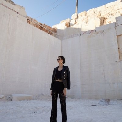 CALÇAS BOOTCUT SEMITRANSPARENTE EM RENDA SAHOCO