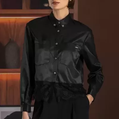 CAMISA CROP COM ENCAIXE RENDA FOURSOUL