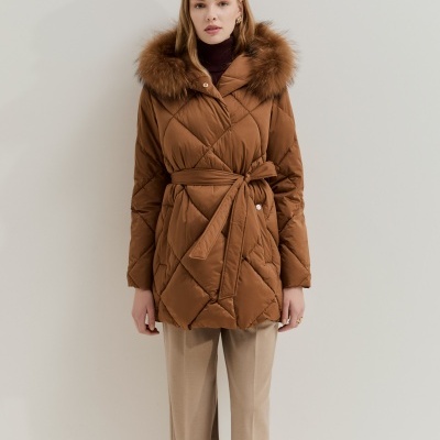 Blusão acolchoado com capuz e cinto Lion of Porches