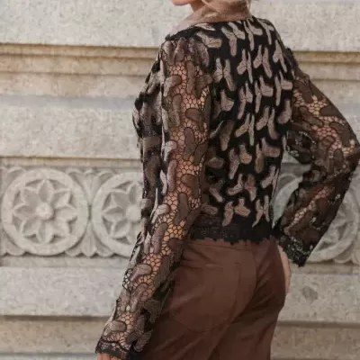 Camisa Rendada com Laços Aveludados Spaccio