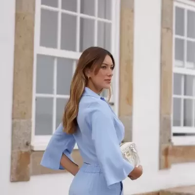 Top liso com colarinho de abas e mangas 3/4 Scripta