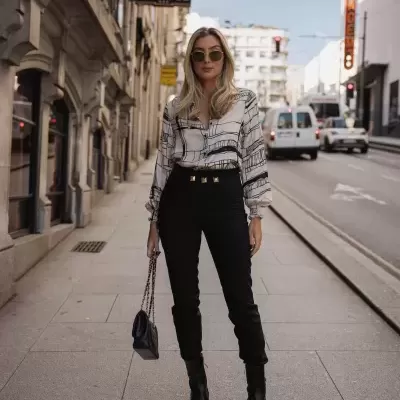 Calça Com Três Rebites Personalizados Scripta