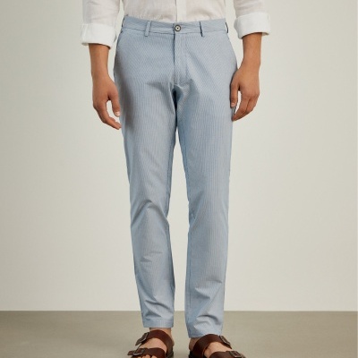 Calças chino slim fit padrão de riscas Lion of Porches