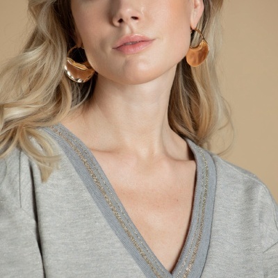 CAMISOLA MACIA COM DECOTE EM V SAHOCO