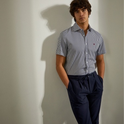 Camisa slim fit de manga curta Lion of Porches