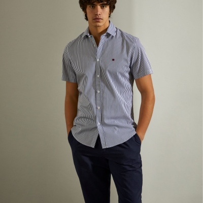 Camisa slim fit de manga curta Lion of Porches