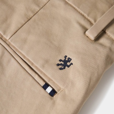 Calças chino slim fit vincadas Lion of Porches