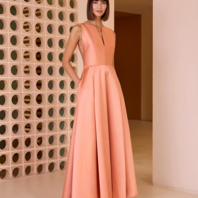 VESTIDO LONGO EM FORMATO A Carla Ruiz