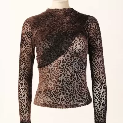 Top em veludo com padrão animal e efeito drapeado SAHOCO