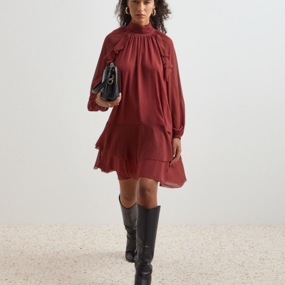 Vestido Curto Fluído com Folhos Decenio