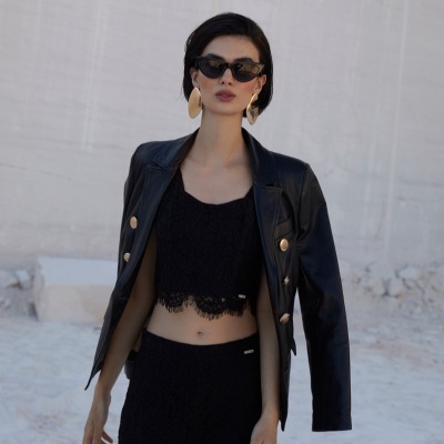 TOP CURTO TIPO CORSETRY EM RENDA SAHOCO