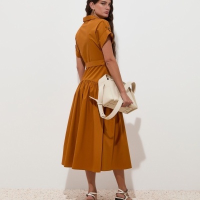 Vestido midi de manga curta com cinto Decenio