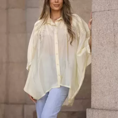 Blusa com transparencia BORDADA Spaccio