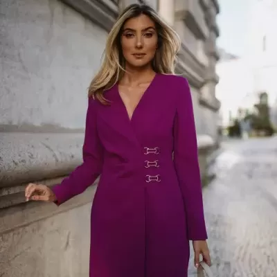 Vestido efeito trespasse com detalhes dourados Scripta