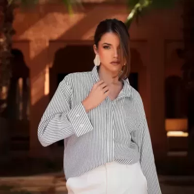 Camisa de riscas pormenor punhos SPACCIO By Cristina