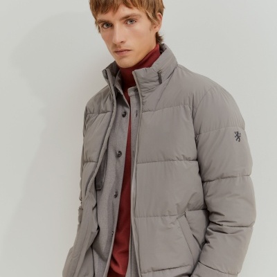 Blusão acolchoado com capuz oculto Lion of Porches