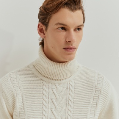 Camisola Gola Alta em Malha Entrançada Lion of Porches