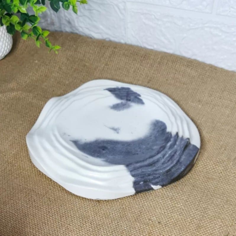 Pratos "Porta Trecos"