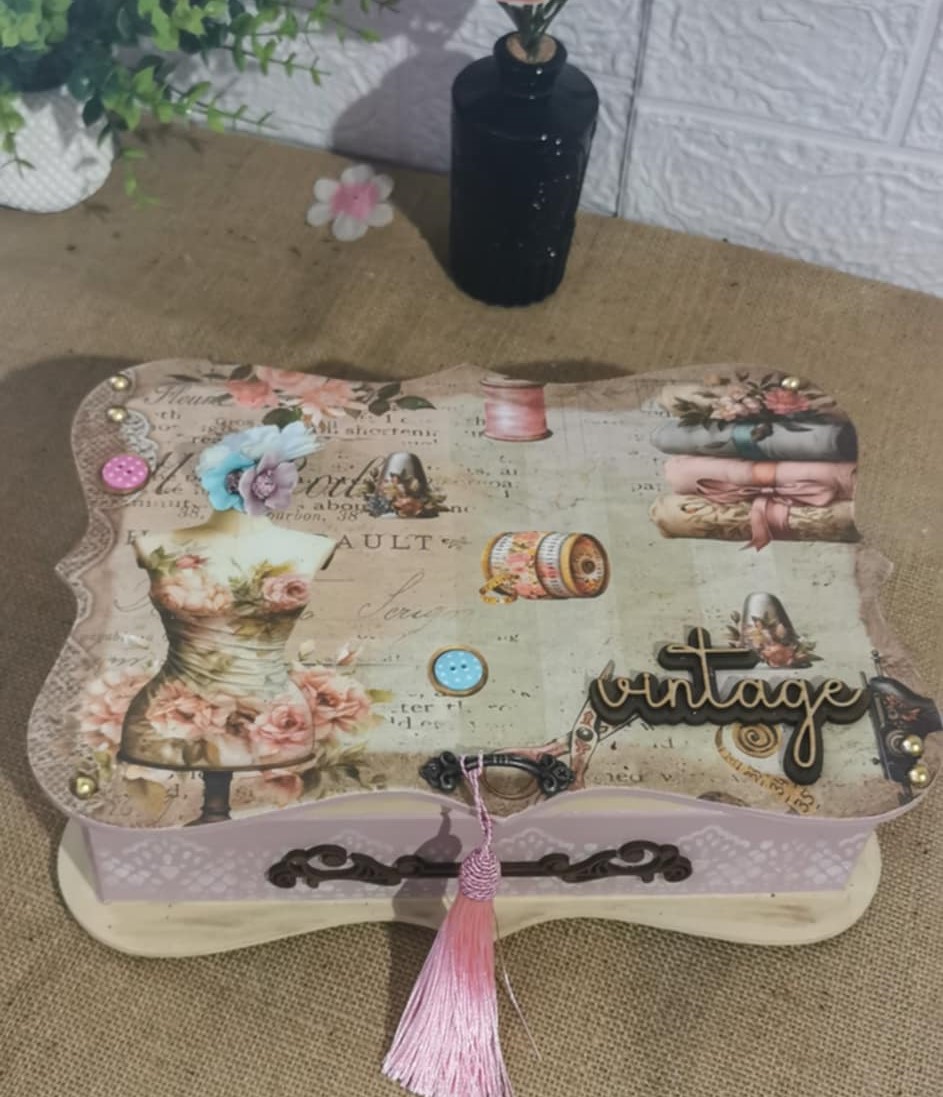 Caixa de Costura "Vintage"