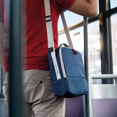 Bolsa tiracolo térmica (AZUL)