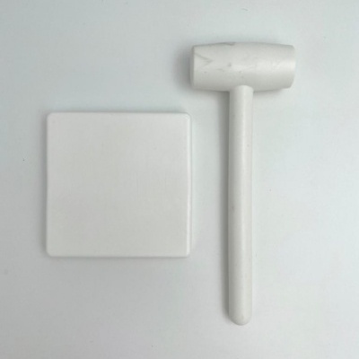 Tábua + martelo p/ marisco