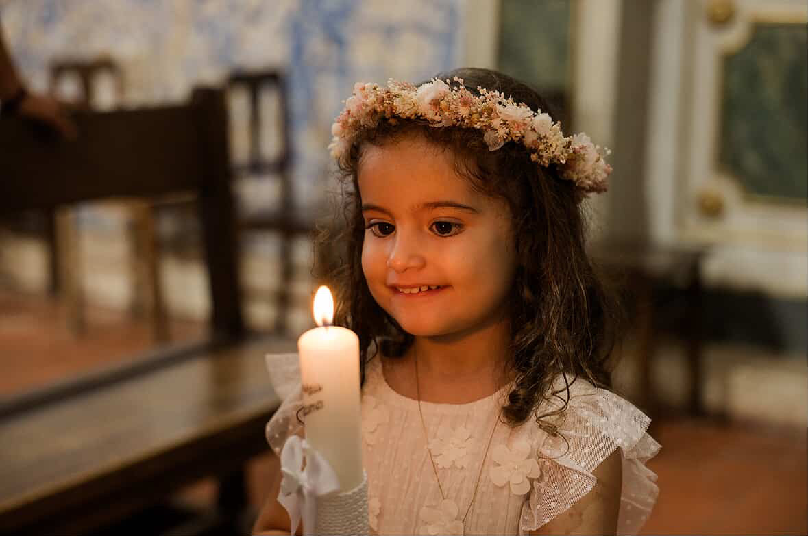 Acessórios em flores secas e preservadas para batismos e primeiras comunhões: ganchos, coroas e bandoletes