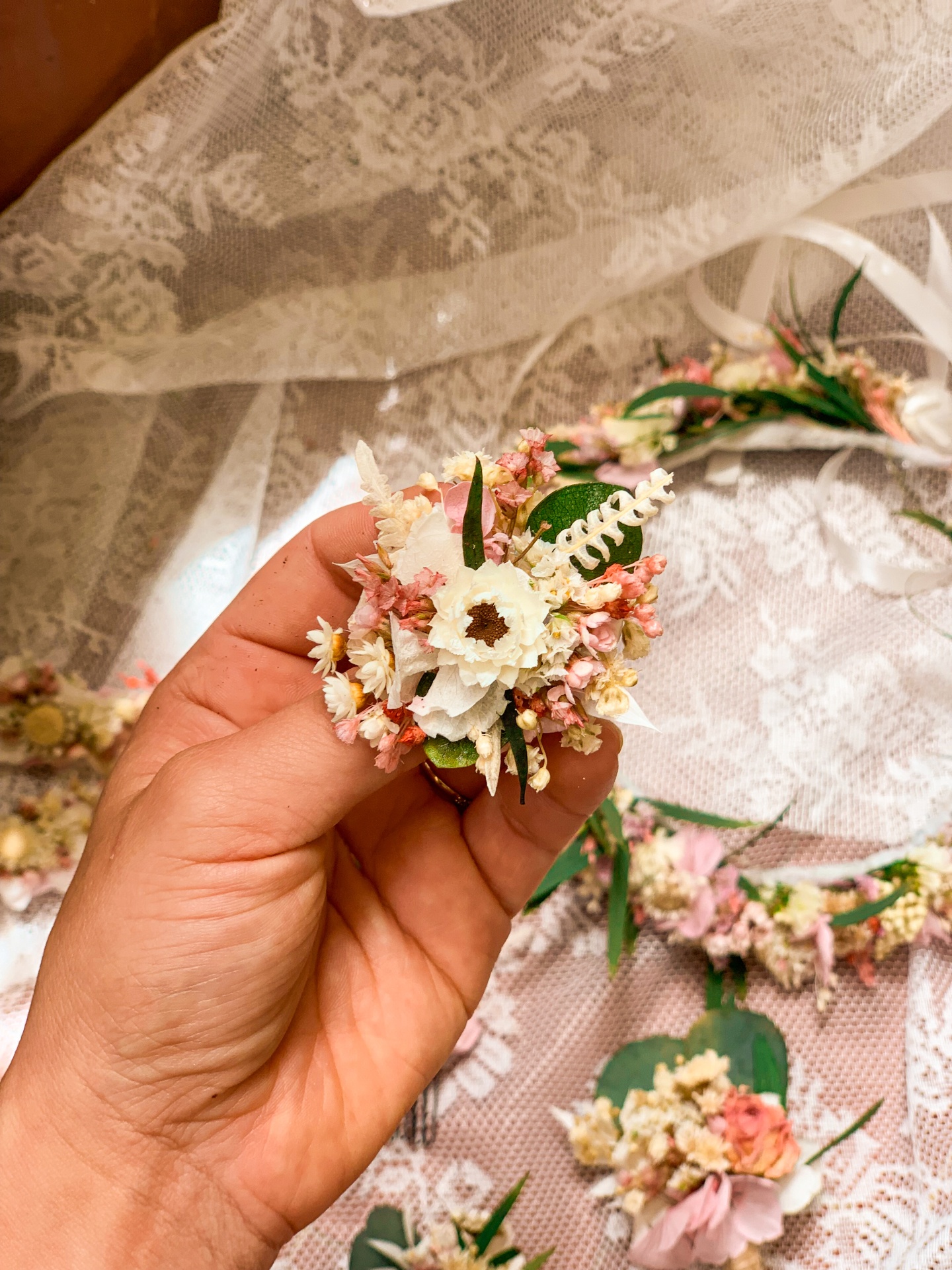 Alfinete/Broche de Flores Secas e Preservadas