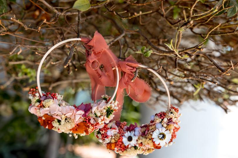 Porta Alianças com Flores Secas e Preservadas em Bastidor