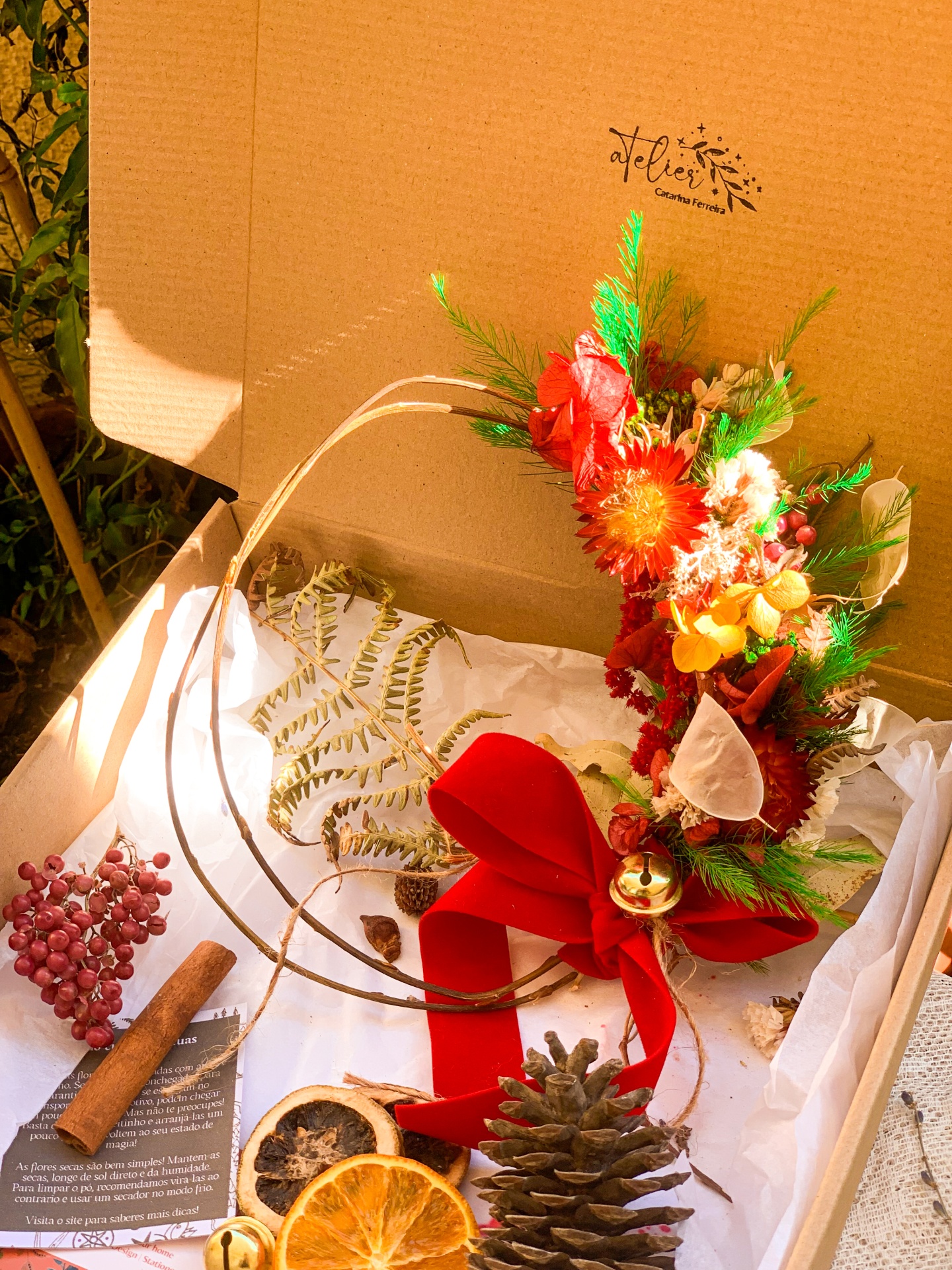 Coroa de Natal com  Flores Secas e Preservadas