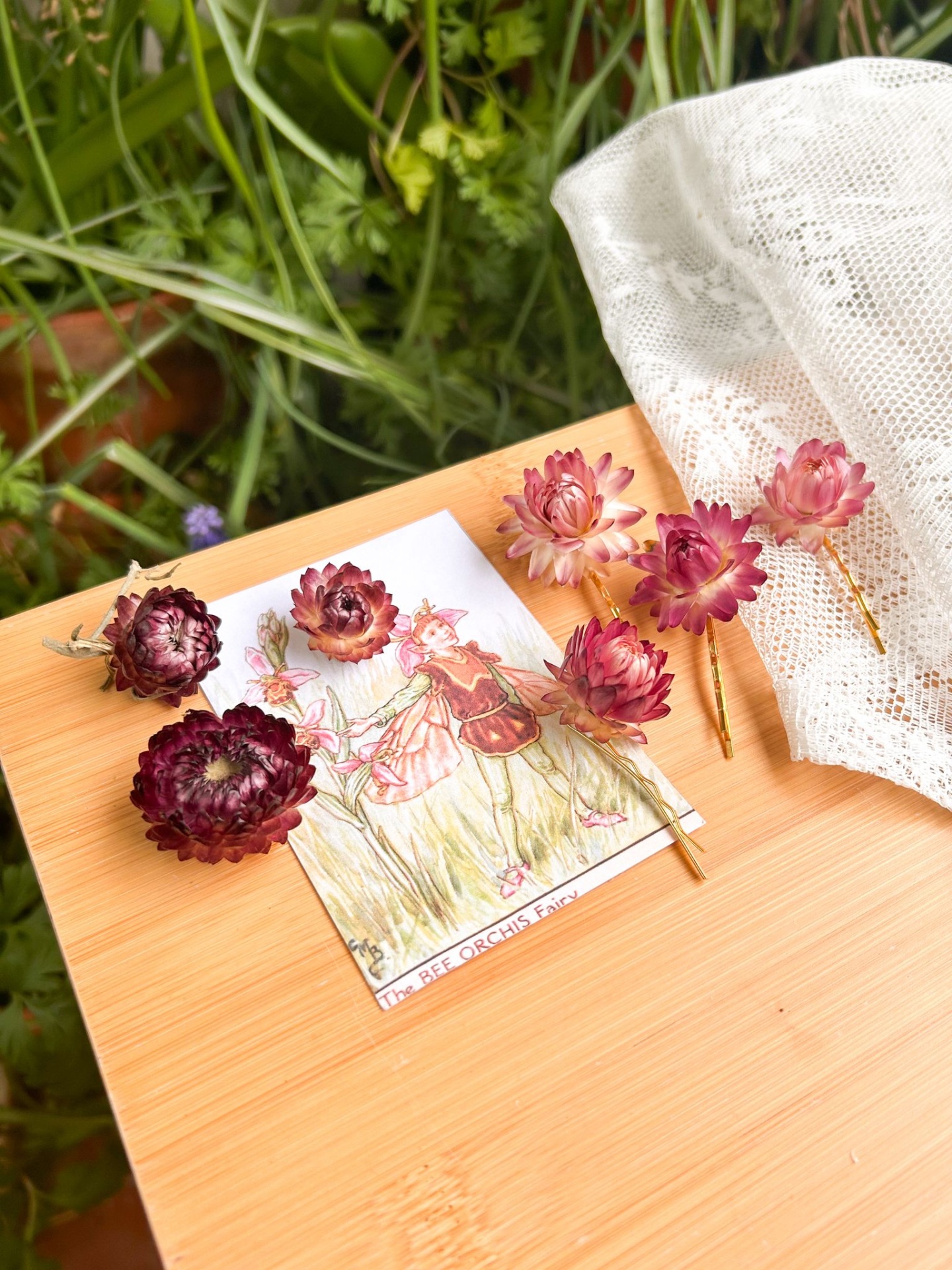 Ganchos Invisíveis com Flor Seca