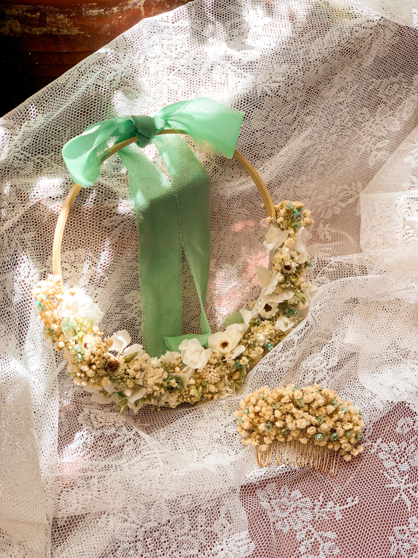 Porta  Alianças com Flores Secas e Preservadas em Bastidor