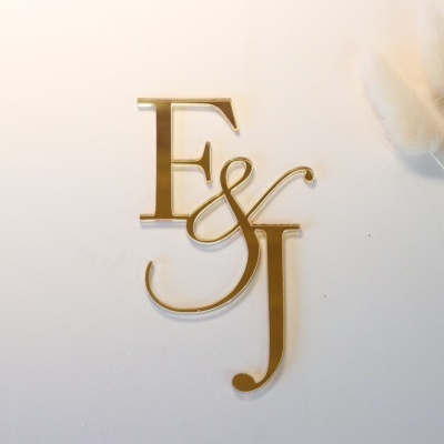 Topo Frontal Iniciais em Acrílico