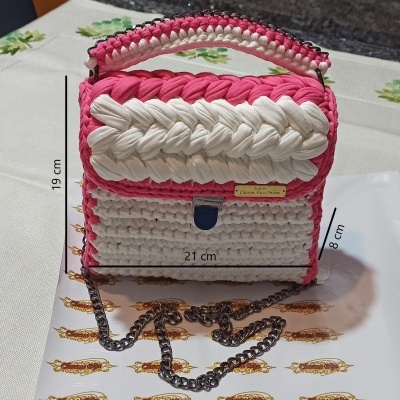Bolsa em crochê feita à mão (branca & rosa)