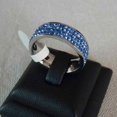 Aliança / anel de aço inoxidável - cristais (7mm)