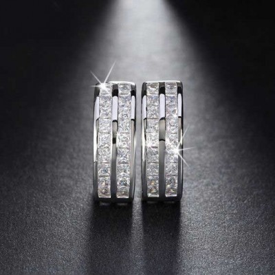 Brincos / argolas antialérgicos com pedras zircão