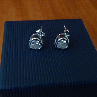 Brincos de prata 925 com 1 pedra zircônia cúbica