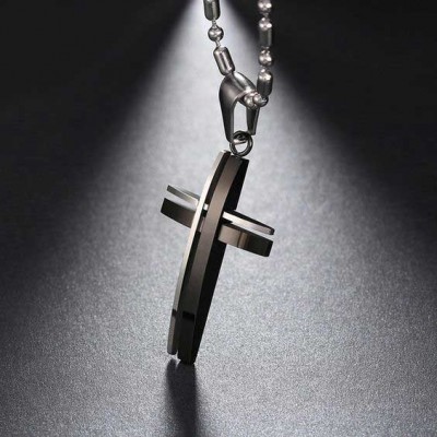 Pendente / Pingente de aço inoxidável cor prata e preto em forma de cruz com fio