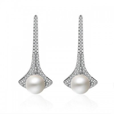 Brincos banhados a prata com zircões e pérola