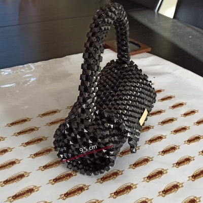Bolsa de contas feita à mão (preta - Beaded bag)