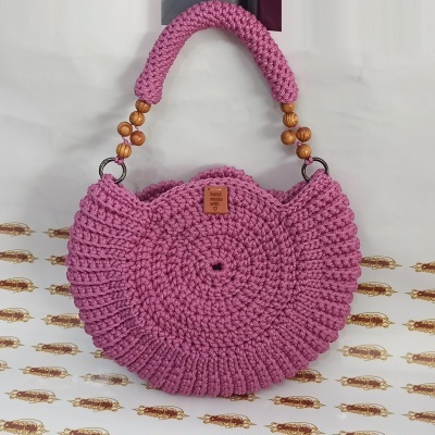 Bolsa em crochê feita à mão (mega rosa)