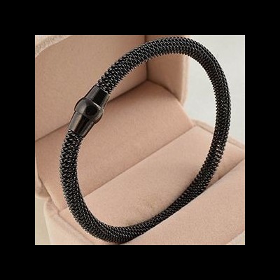 Pulseira de aço inoxidável cor preta com fecho magnético