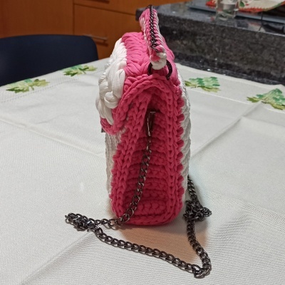 Bolsa em crochê feita à mão (branca & rosa)