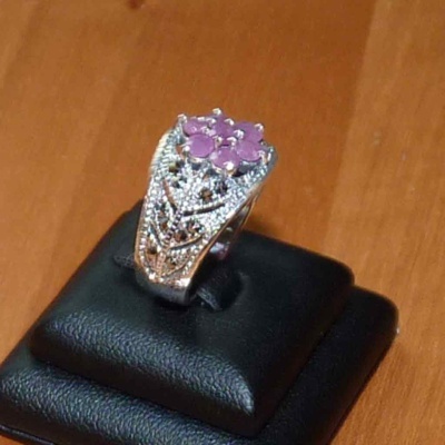 Anel de prata 925 com rubis e marcasitas Anel de prata 925 com rubis e marcasitas