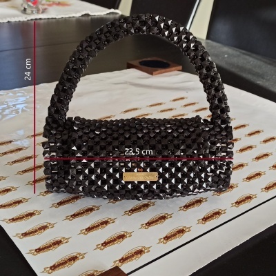 Bolsa de contas feita à mão (preta - Beaded bag)