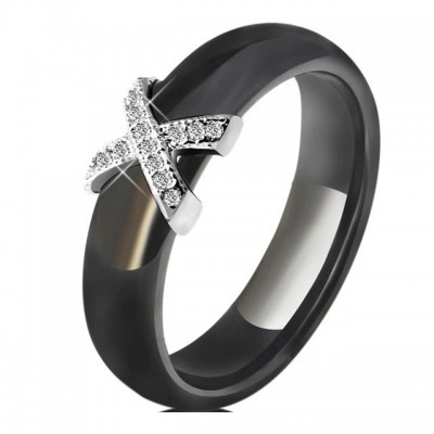 Aliança / Anel de cerâmica preta com pedras zircão