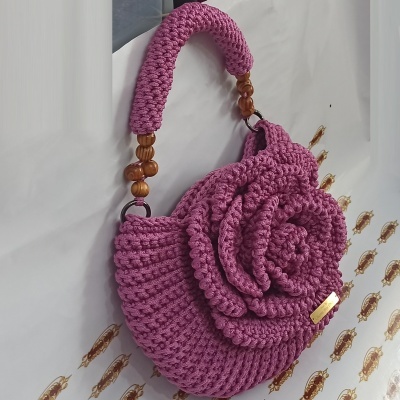 Bolsa em crochê feita à mão (mega rosa)