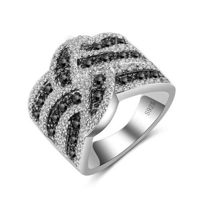 Anel banhado a prata com pedras zircão brancas e pretas