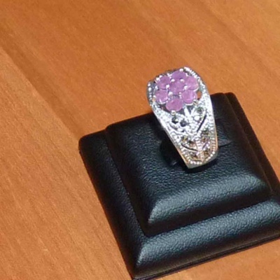 Anel de prata 925 com rubis e marcasitas Anel de prata 925 com rubis e marcasitas