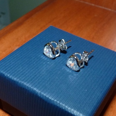 Brincos de prata 925 com 1 pedra zircônia cúbica