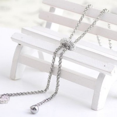 Colar de aço inoxidável com pendentes (trevo)